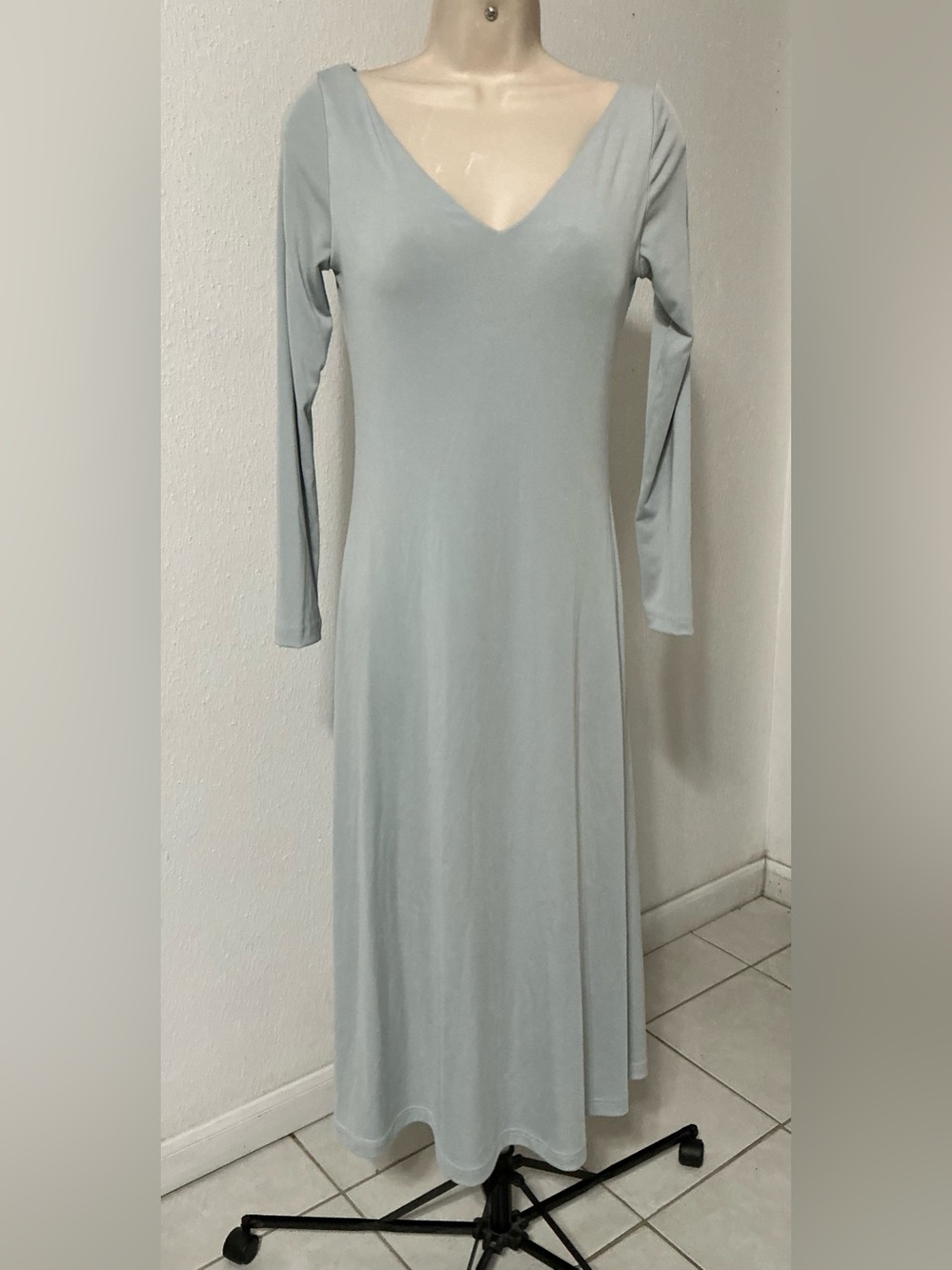 OGL V-Neck Long Sleeve Maxi Dress in Light Gray Size M